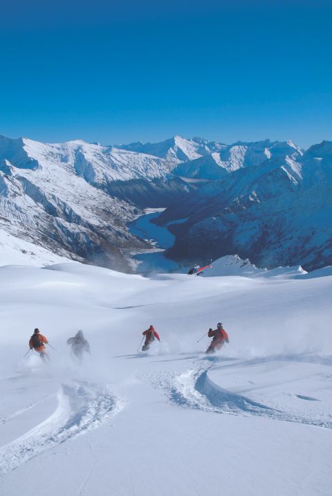 Heli-skiing is the order of the day in New Zealand's Southern Alps with seven different ranges offering nearly 2,000 square kilometers of snow to drop into. A mixture of steep hills and glacial terrain are on offer as well as stunning scenery.   <br />  