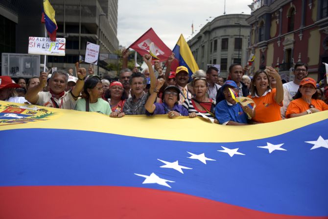 Adultos mayores se movilizaron en apoyo al gobierno de Nicolás Maduro en Caracas el 23 de febrero.