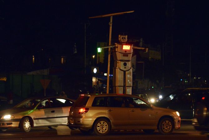 They are installed on Kinshasa's busy Triomphal and Lumumba intersections.