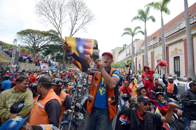 Motociclistas durante la movilización hacia el Palacio de Miraflores de los 'motorizados'.
