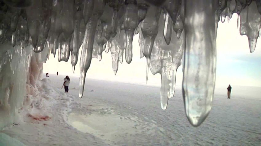 pkg lake superior ice caves_00004820.jpg