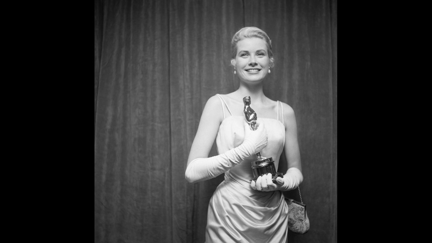 The following year, it was Grace Kelly everyone wanted to dress like. The beautifully draped gown she wore to the 1955 ceremony, where she accepted the best actress Oscar for "The Country Girl," is the type of timeless formalwear that would be replicated today.