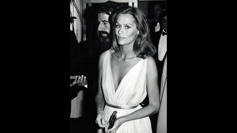 Lauren hutton best sale oscar dress