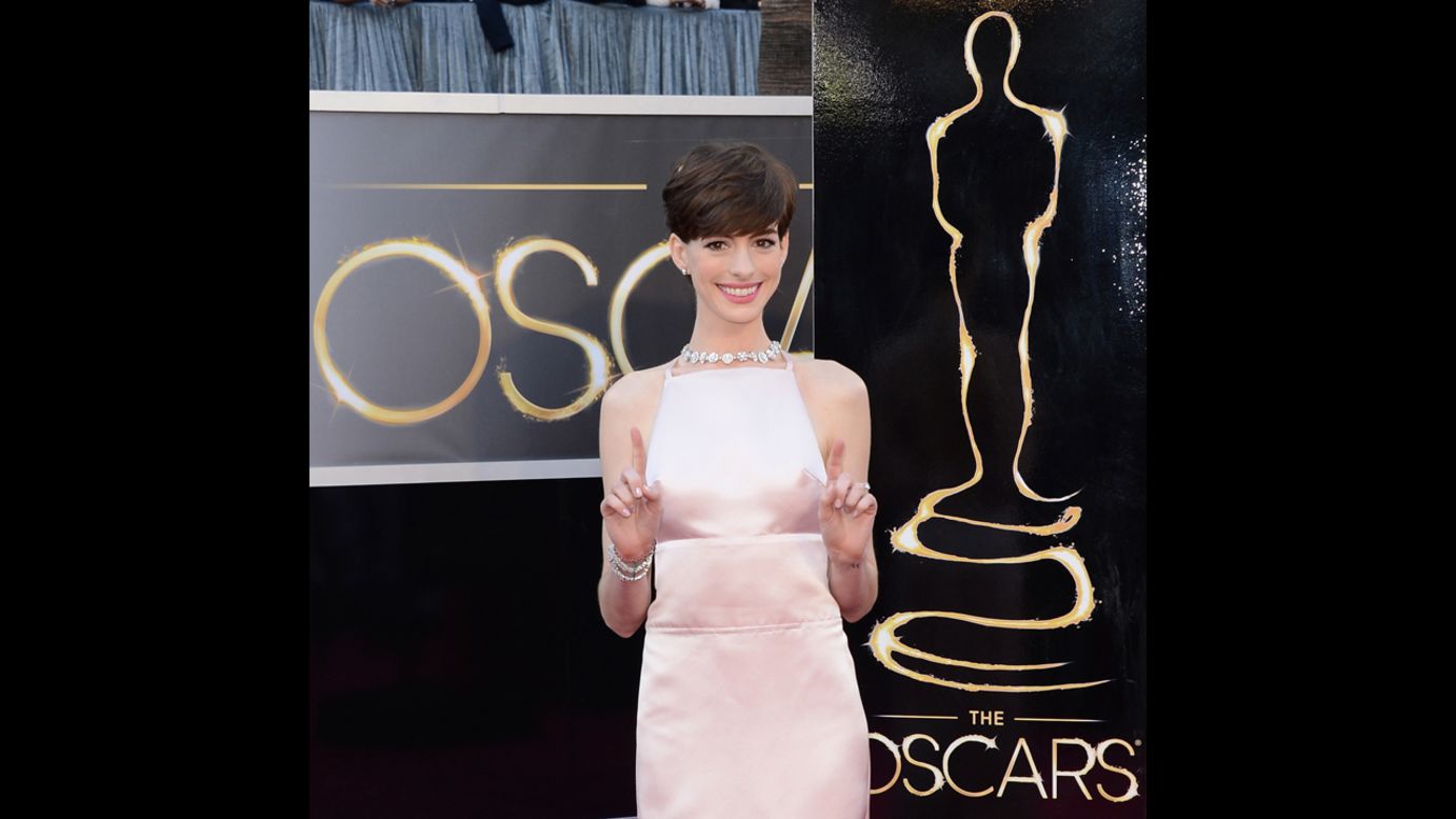 Anne Hathaway was obviously going for elegance at the 2013 Oscars, but due to some unfortunate tailoring -- or the weather, we're still not entirely sure -- she spent the evening looking like she needed a pair of pasties. 