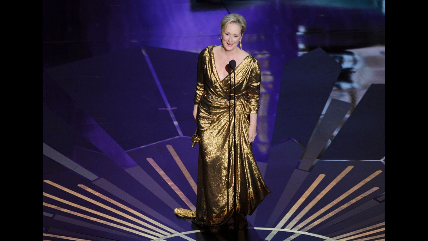 Meryl Streep's awesomeness can't be tarnished by one bad dress, but the gold wrap she wore to the 2012 Oscars -- you remember, the one that looked strangely like spray-painted aluminum foil -- tried mightily to sully the Oscar winner's rep. 