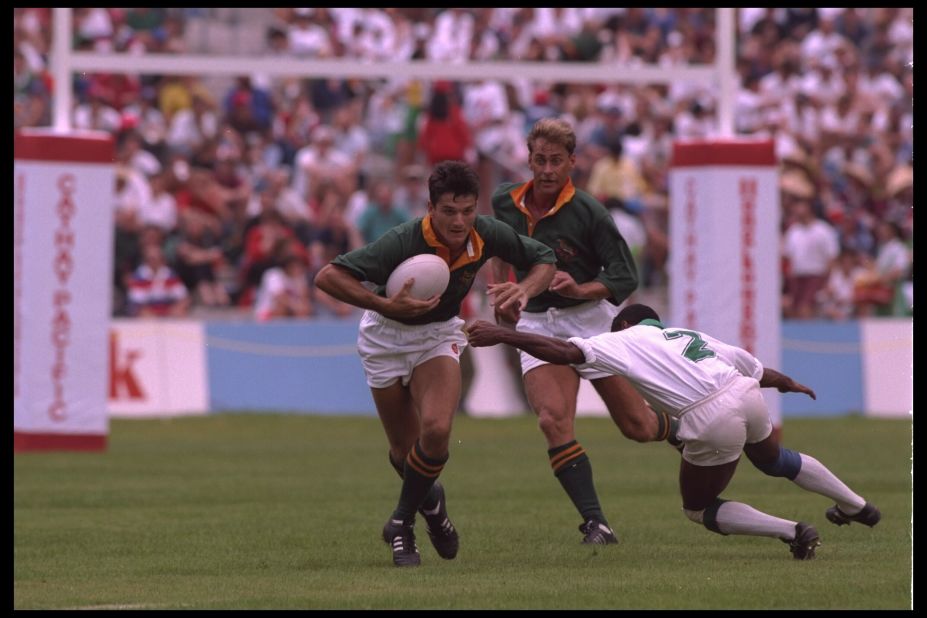 Van der Westhuizen in action at the famous Hong Kong rugby sevens event in 1993.