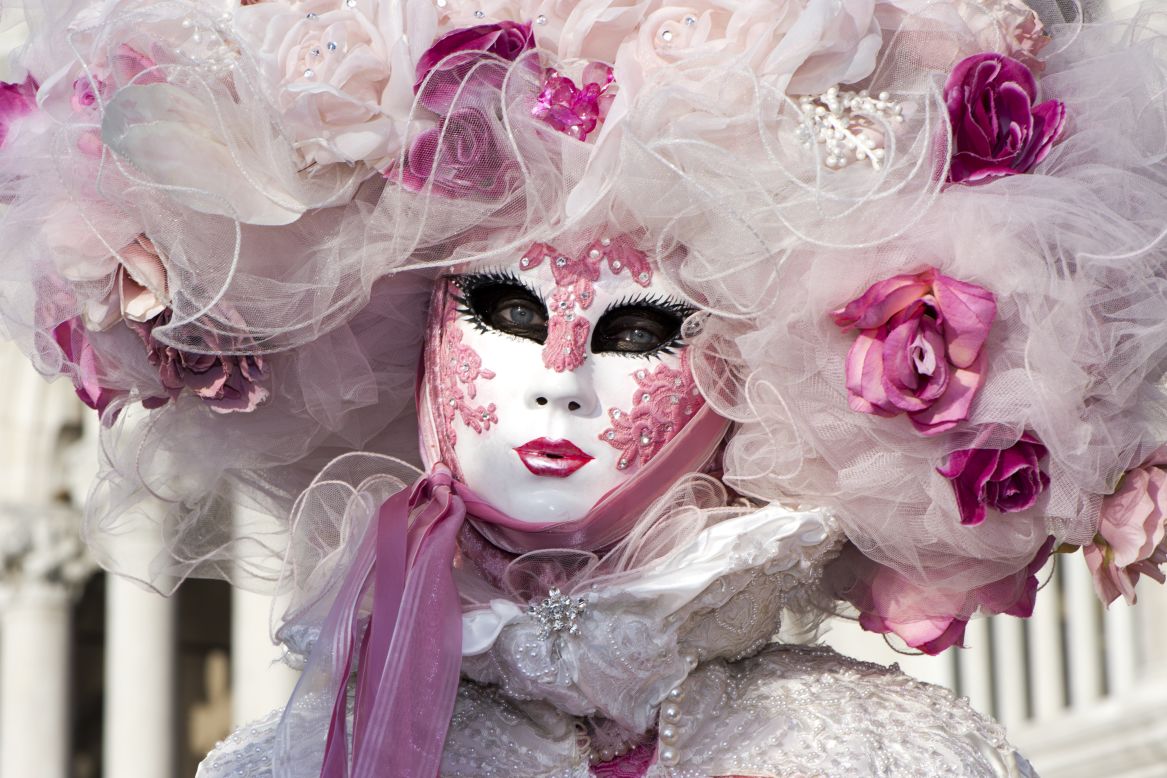 A highlight of the carnival is <em>la maschera piu bella</em>, a contest for the best masked costume. Contestants compete in daily heats in Piazza San Marco. Finalists stomped it out in front of an international jury during the grand final on March 2.
