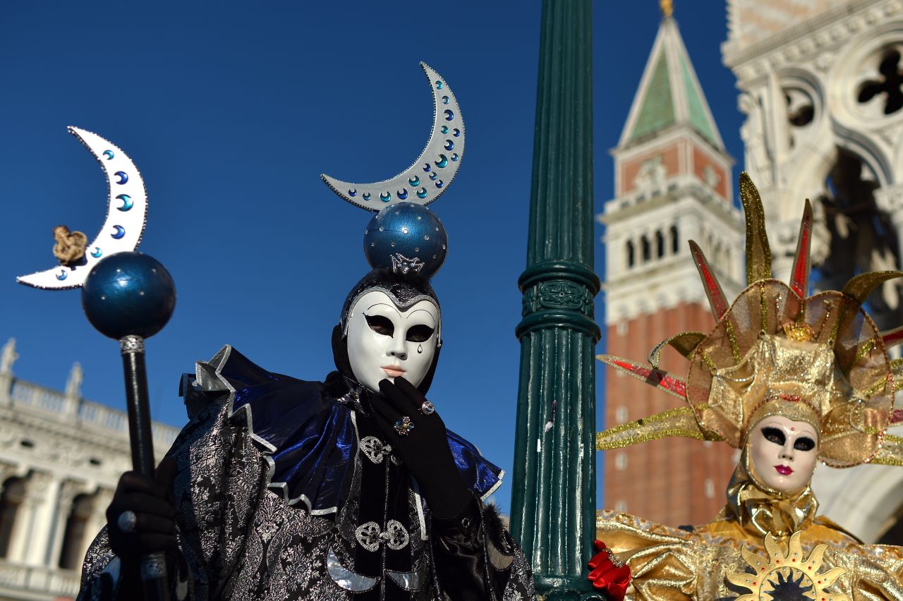 Contestants can compete as individuals or in groups, as in this sun and moon pairing. German designers have taken the title on several occasions in recent years, but in 2013 the contest was won by an <a href="http://www.direttanews.it/2013/02/27/carnevale-di-venezia-2013-la-maschera-di-anna-marconi-vince-con-la-ricerca-del-tempo-perduto/" target="_blank" target="_blank">Italian toymaker</a>.  