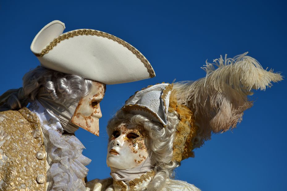 In the 18th century Venetian men wore the <em>bauta</em>, pictured at left, to political meetings so that they could express their will anonymously. This style of mask has a protruding chin that allows its wearer to eat and drink without removing his headgear. 