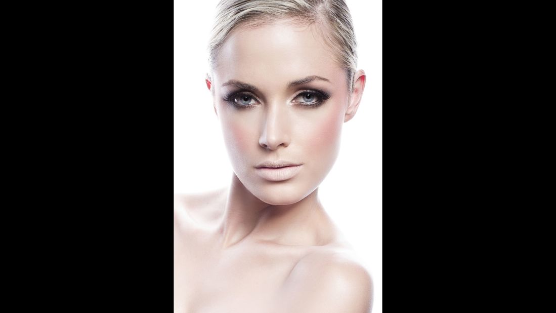 Steenkamp served as a presenter for FashionTV in South Africa. She was also an FHM cover girl and the face of cosmetics company Avon.