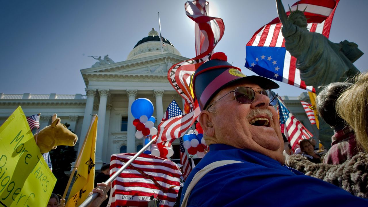 The tea party movement began with loosely knit activist groups, and has become a major player in American politics. It's primarily focused on fiscal issues, but also embraces a range of issues important to conservatives. Click through the following images to learn more about key tea party moments.