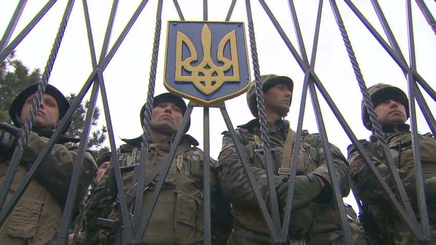 pkg wedeman ukraine crimea base stand off_00001429.jpg