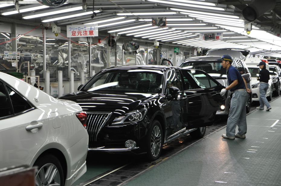 You'd think one of the world's most efficient systems would have production lines dedicated to single models, but Toyota says it isn't so. The company mixes models on the line to keep workers engaged and alert. 