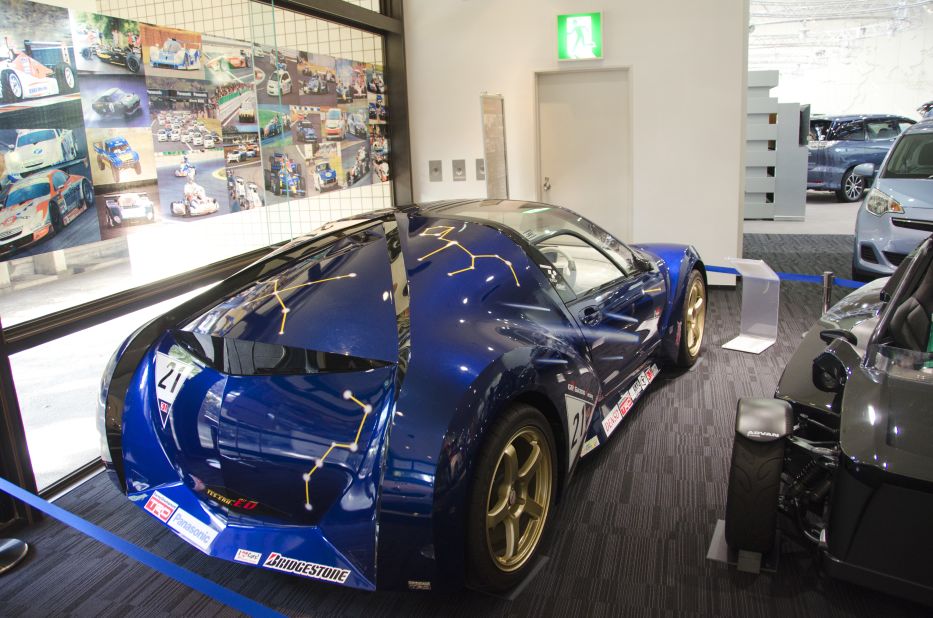 The factory tour starts at the Toyota Kaikan Museum, which displays latest models from Toyota and Lexus, Formula 1 cars, vehicles of the future and safety simulation games. Admission is free. 