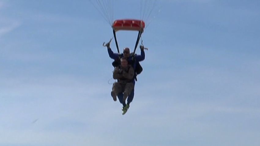 nat soldiers parachute surprise_00002616.jpg