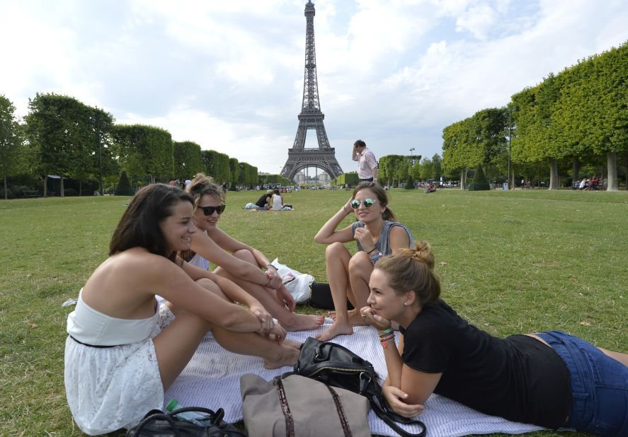 Although hanging out with friends by a park is a much cheaper option than hitting the museums or wine bars, the average price of table wine in Paris has dropped by $1.56. It's now $10.71 -- cheaper than London and New York. 