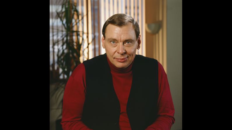 Alan Rachins observes that many people asked if Larry Drake, who played the developmentally disabled messenger Benny Stulwicz, was actually developmentally disabled himself. He's not, but was so convincing he won two Emmys for his performance. 