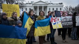 Ukraine WH protest.gi