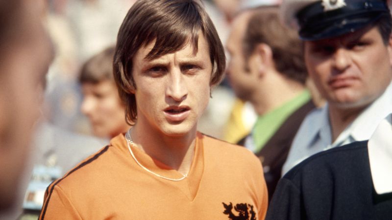 Dutch soccer great Johan Cruyff suffering lung cancer