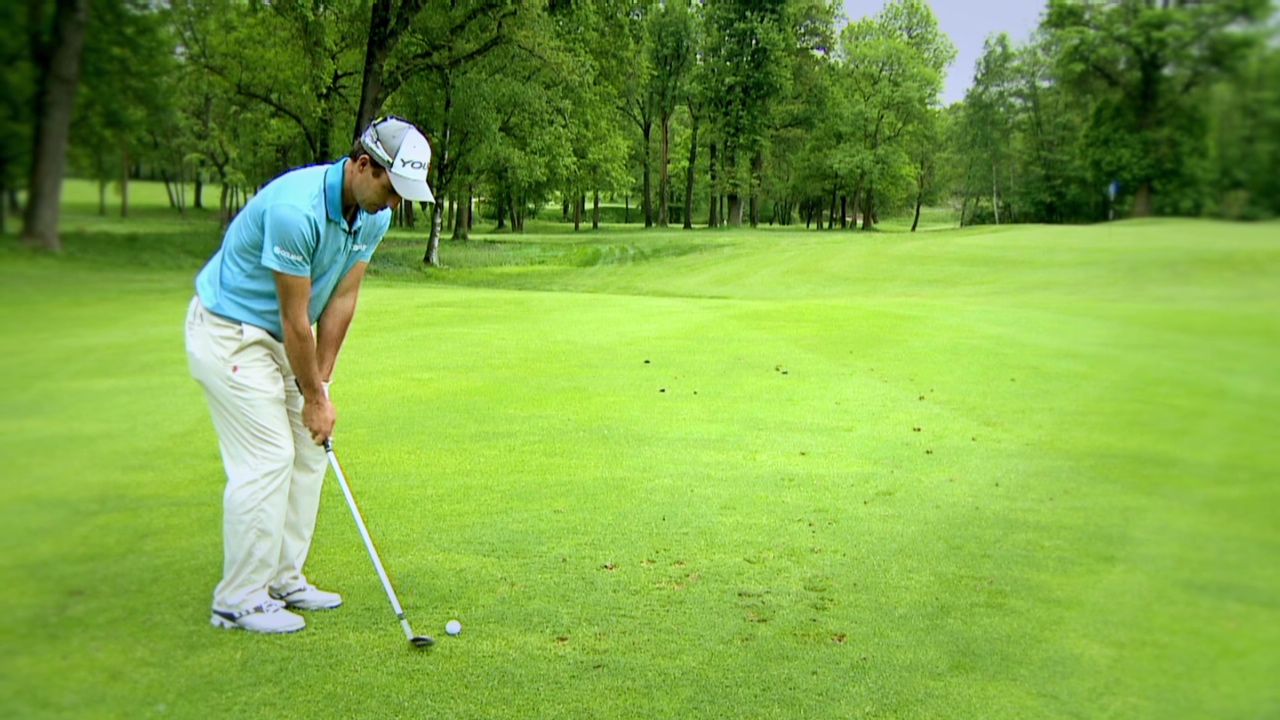 spc living golf mythbusters spin wedge_00005409.jpg