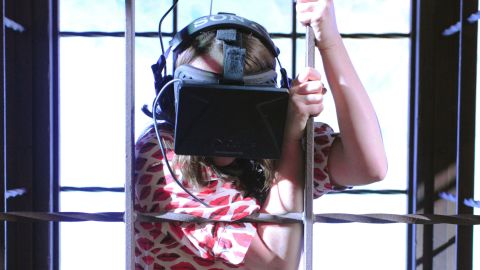 Actress Maisie Williams of "Game of Thrones" wears an Oculus Rift headset at South by Southwest.