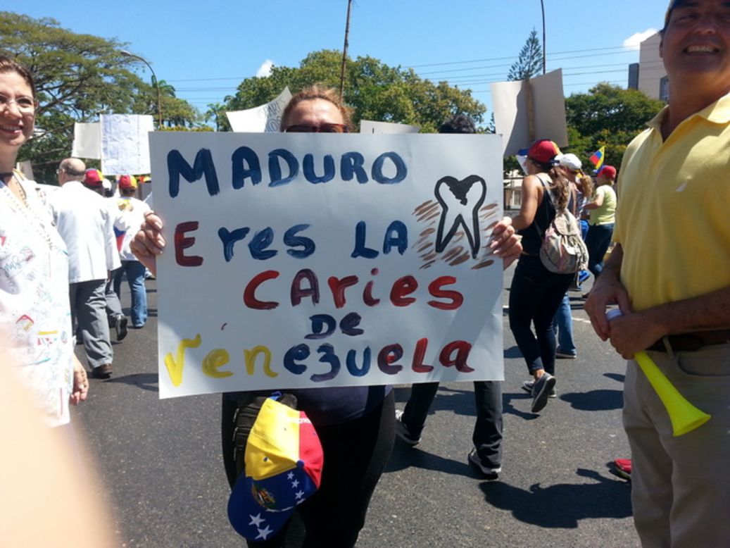 En la marcha de trabajadores del sector salud en Valencia, los manifestantes criticaron el gobierno de Nicolás Maduro.