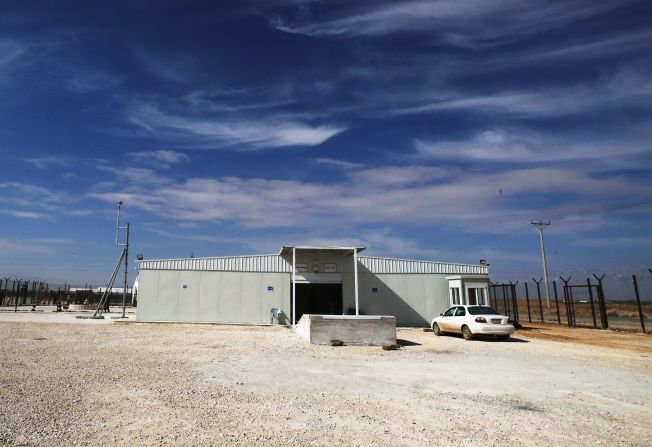 Cable television can be purchased in the camp, while there is also a bridal shop. In February the first hypermarket opened on the site, with refugees able to purchase foods not normally included in rations using vouchers.