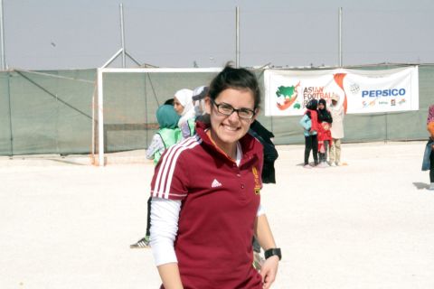 Abeer Rantisi is a Jordanian international. She also coaches, working with Syrian girls and young women who have fled the horrors of civil war. "The main thing we can work on is self-confidence," explains Rantisi. "To bring those people here and tell them they can achieve whatever they want. We have to make them resilient because they were suffering in Syria."