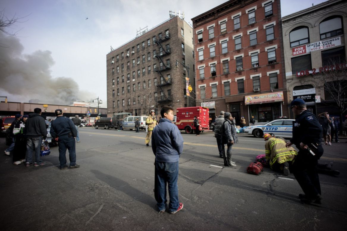 Unos 168 bomberos y 39 unidades respondieron a la emergencia, informó el Departamento de Bomberos de Nueva York.