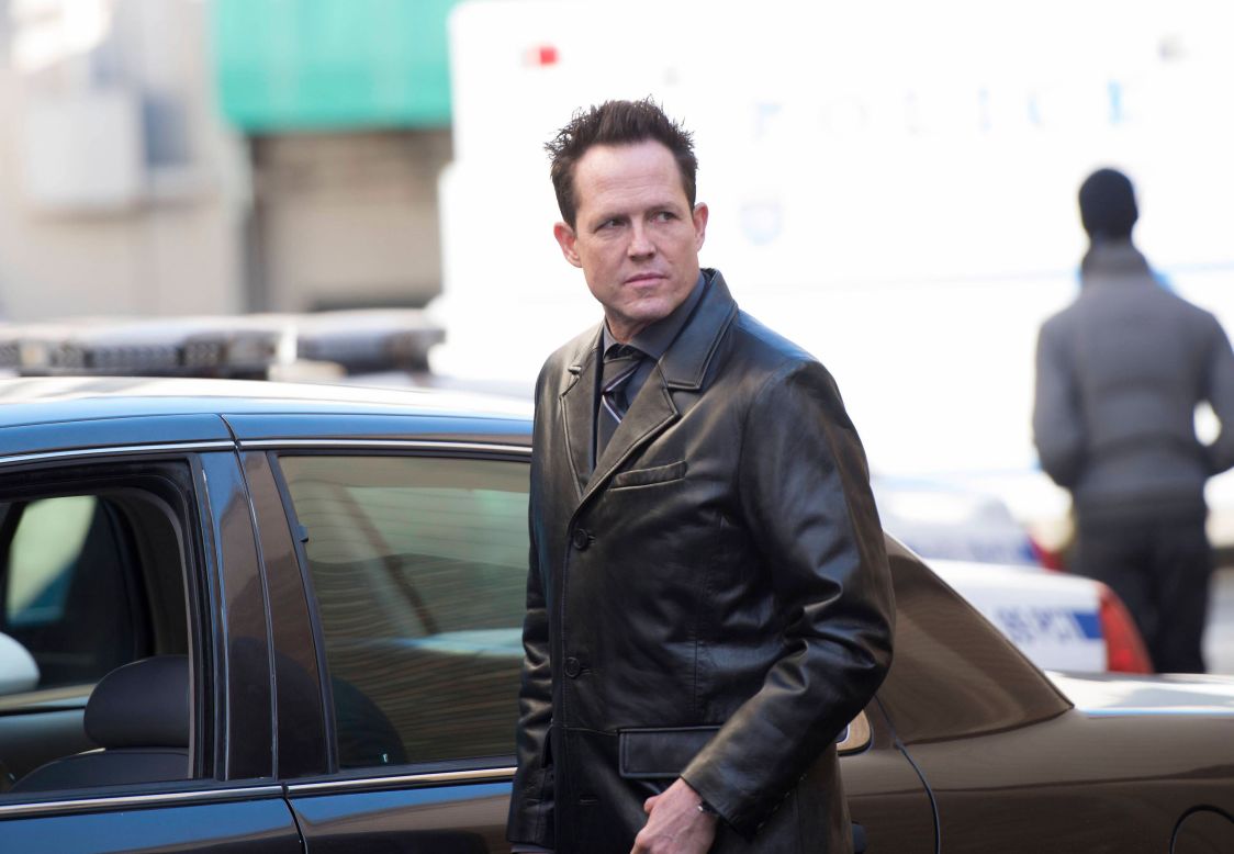 Inquiring minds wonder if Dean Winters does his own stunts as "Mayhem" in those Allstate commercials. He's in great shape. 