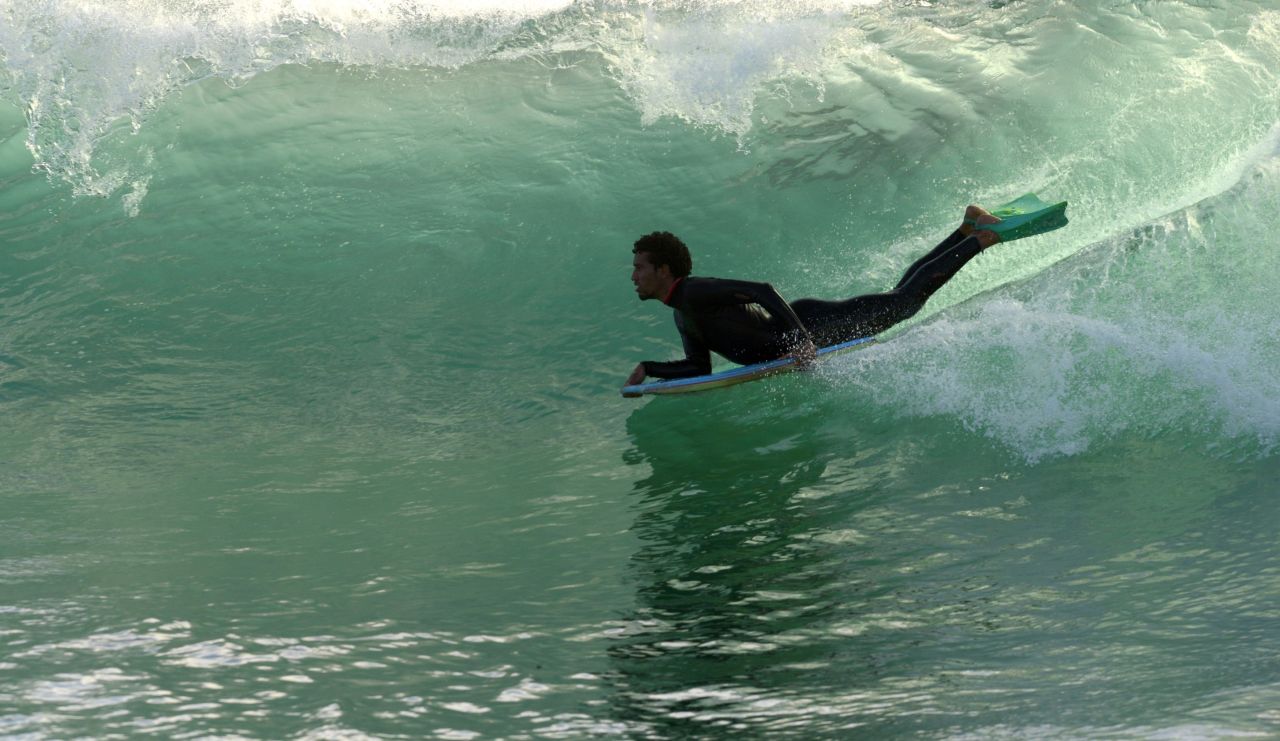 In the past, surfing in the region was unregulated. Lately, surfing schools are striving to follow global regulations, keen to establish Morocco as a recognized surfing destination.