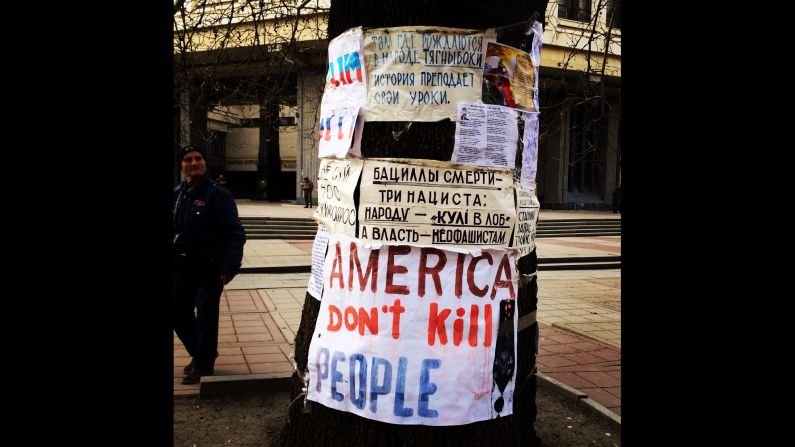 SIMFEROPOL, UKRAINE:  "You really don't have to wander very far in Simferopol (March 14) to find posters like this one around parliament and Lenin Square." - CNN's Dominique Van Heerden.   Follow Dominique on Instagram at <a href="https://trans.hiragana.jp/ruby/http://instagram.com/dominique_vh" target="_blank" target="_blank">instagram.com/dominique_vh</a>