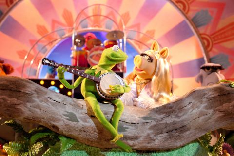 In 2011's "The Muppets" movie, it seemed Kermit and Miss Piggy had hit a rough patch. While he was living in a sprawling estate in Los Angeles, she was off in Paris working as a fashion editor for French Vogue. Despite their differences, she still came through for him when he needed her. 
