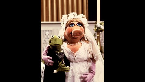 Before long, Miss Piggy and Kermit were dressed in their best wedding wear and ready to walk down the aisle on "The Muppet Show." Piggy tricked her Kermie into it by presenting their wedding as nothing more than a sketch for the variety program while secretly hiring a real minister to officiate. Kermit managed to evade saying the magic words -- "I do" -- and earned payback from the pig.