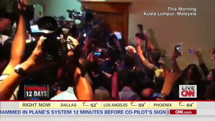 malaysia airlines families desperate in search Lah Newday _00010826.jpg