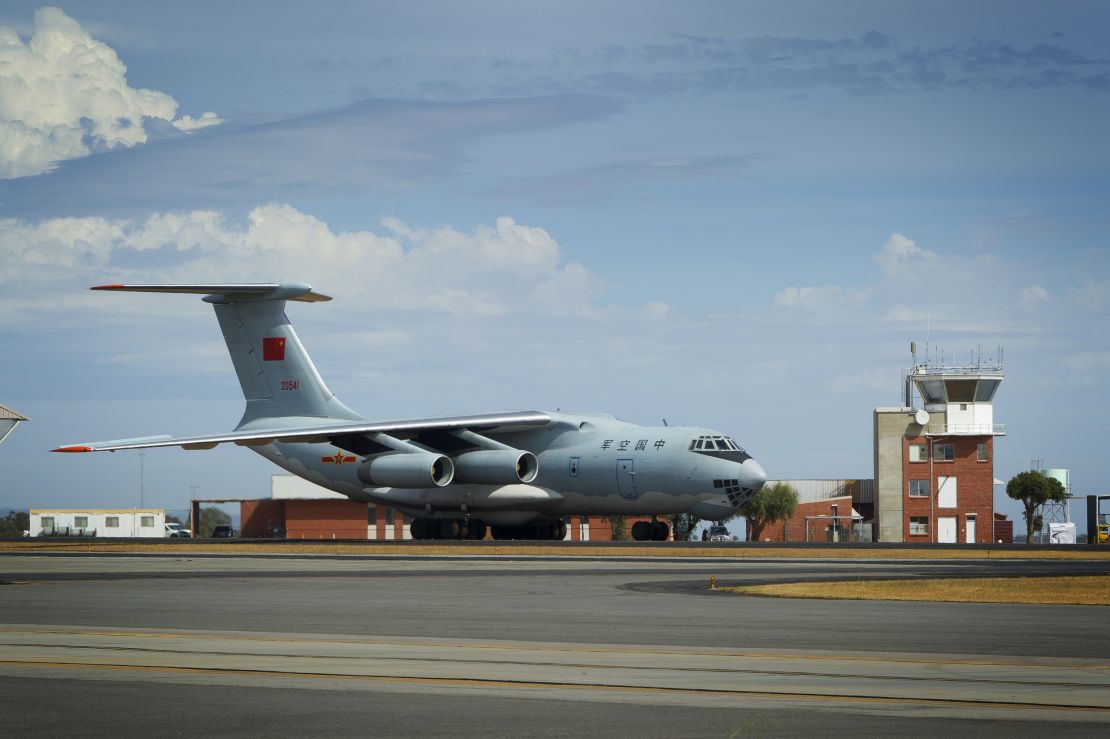 Crew on one of the II-76 aircraft spotted "suspicious objects" in the Indian Ocean.