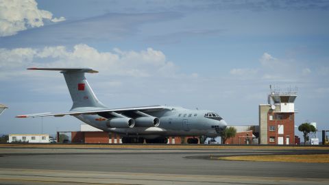 Crew on one of the II-76 aircraft spotted "suspicious objects" in the Indian Ocean.