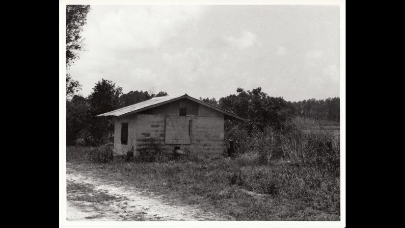 In 1987, the area surrounding this pump house and dirt road in Mascotte, Florida, became the scene of a crime with repercussions that are still being felt nearly 30 years later. Click through the gallery for details of the case, including more crime scene and evidence photos from <a href="index.php?page=&url=http%3A%2F%2Fwww.cnn.com%2Fdeathrowstories" target="_blank">CNN's "Death Row Stories."</a>