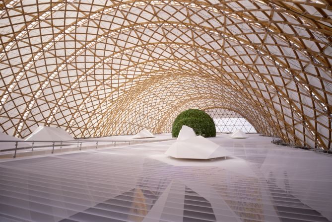 Japanese architect Shigeru Ban designs elegant houses for refugees and survivors of natural disasters from recycled materials, as well as impressive cultural and corporate monuments. Discover a collection of his greatest designs<em>. </em>