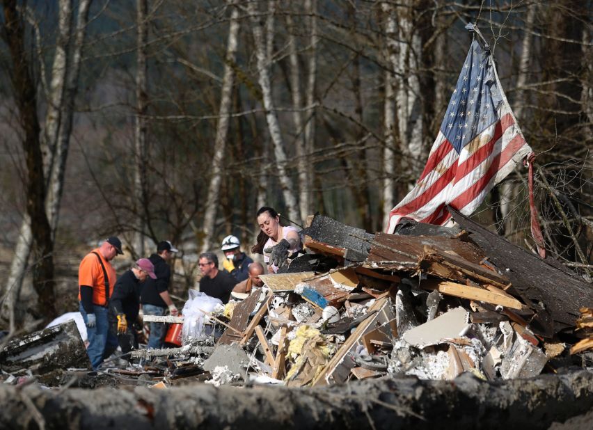 Volunteers help out with the search in Oso on March 24.