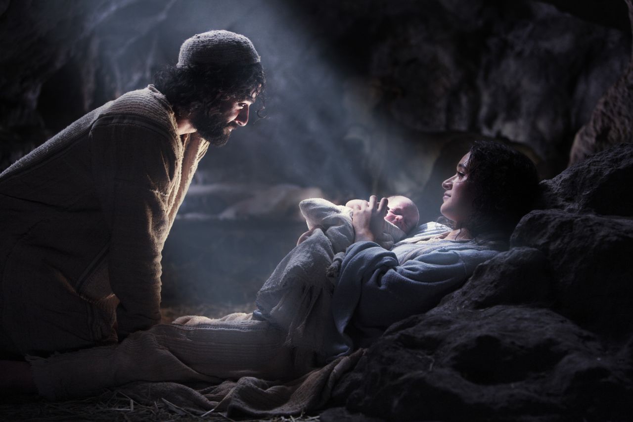 <strong>"The Nativity Story" (2006): </strong>Mary, the teen mom? "Twilight" director Catherine Hardwicke took a shot at retelling the birth of Jesus in this film, starring Keisha Castle-Hughes. Hughes received an Oscar nomination for her debut role in 2002's "Whale Rider" and seemed like a perfect fit as the Virgin Mary. But the film hit a public snag when it was revealed that the then-16-year-old became pregnant out of wedlock.