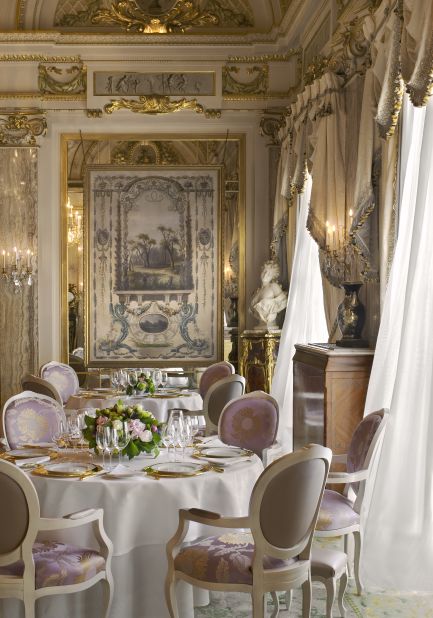 <strong>Louis XV, Monte Carlo, Monaco: </strong>Even the simple business of handing out the bread rolls has been turned into theater at this <a href="http://edition.cnn.com/2014/04/07/travel/europe-most-expensive-restaurants/">regal restaurant</a> in Monaco.