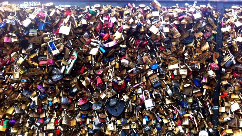 2,031 Love Locks Paris Stock Photos, High-Res Pictures, and Images - Getty  Images