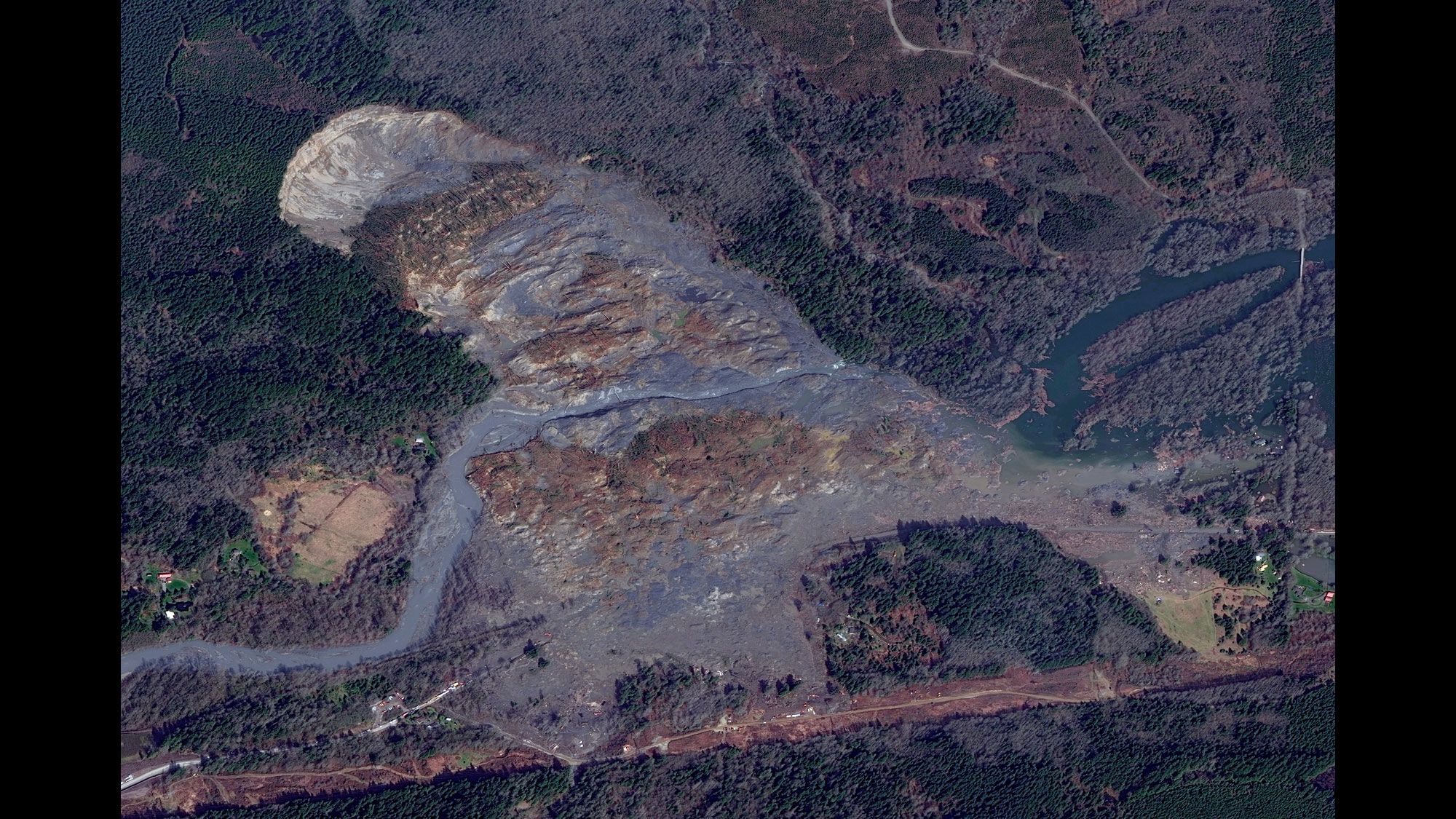 oso landslide before and after