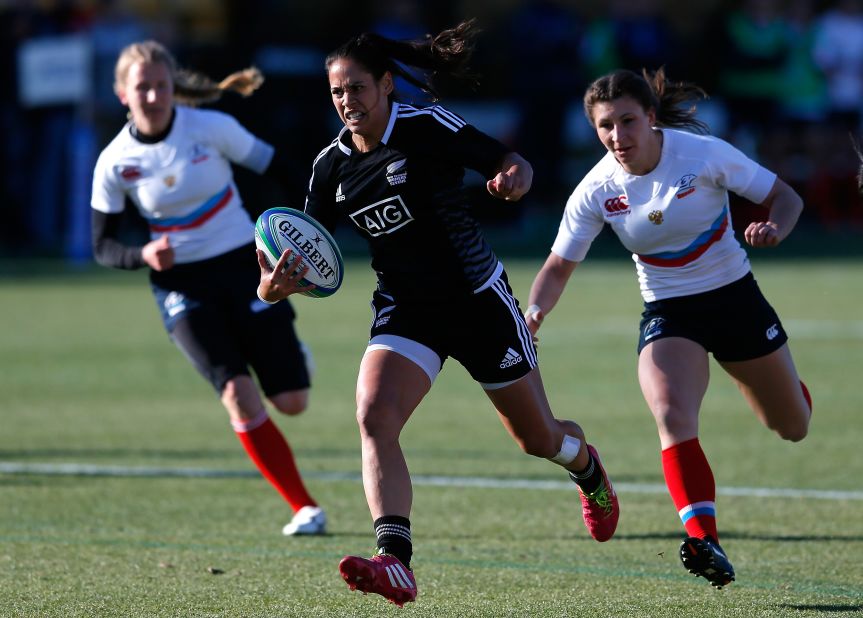 The New Zealand team has a two-point lead over Australia in the IRB Sevens standings going into May's Amsterdam finale. 