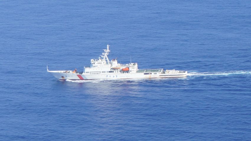 Photo taken on March 29, 2014 shows Chinese patrol ship Haixun 01 searching in southern India Ocean.