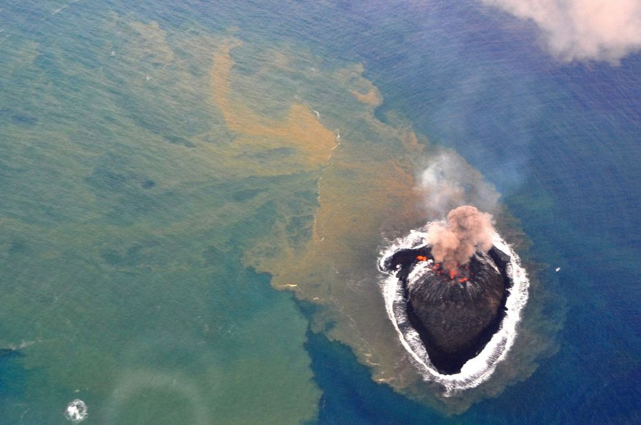 Two volcanic craters are shown on Niijima on November 22, 2013. 