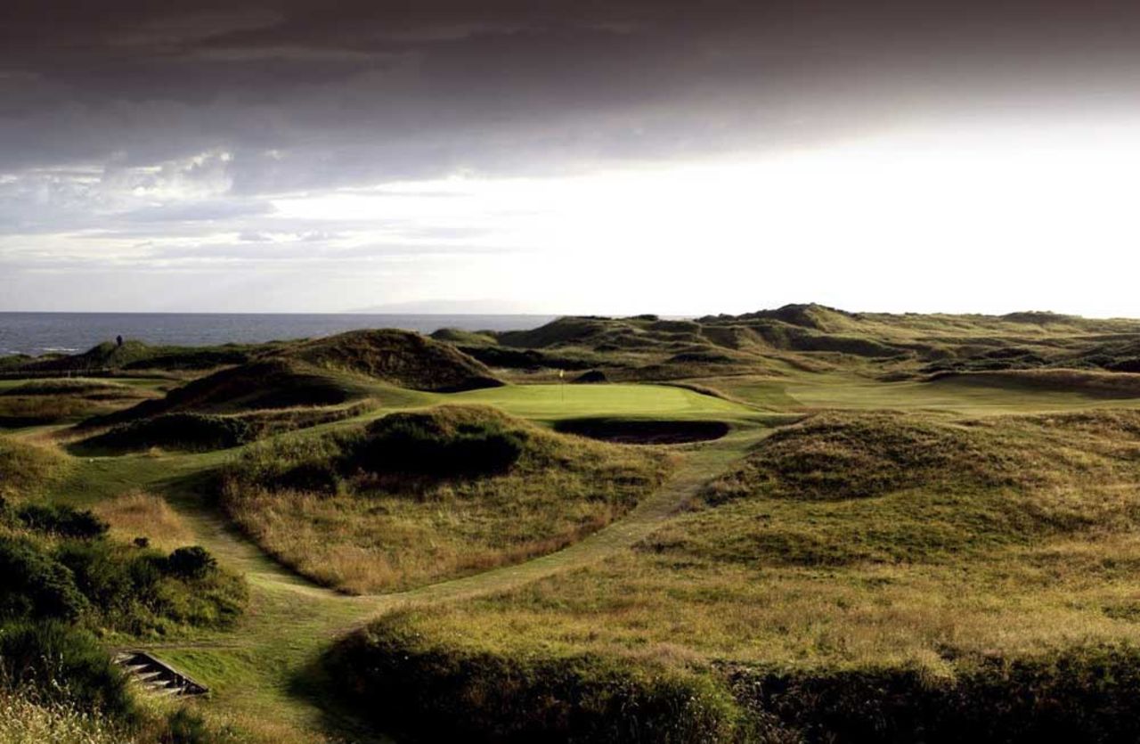 Troon's most famous hole is the short par-three eighth, known as "'the Postage Stamp," which measures just 123 yards from the back tees. It gets its name from the smallness of the green, which is surrounded by deep bunkers. Many top golfers have come to grief at this course, home to the shortest hole at any Open Championship venue.