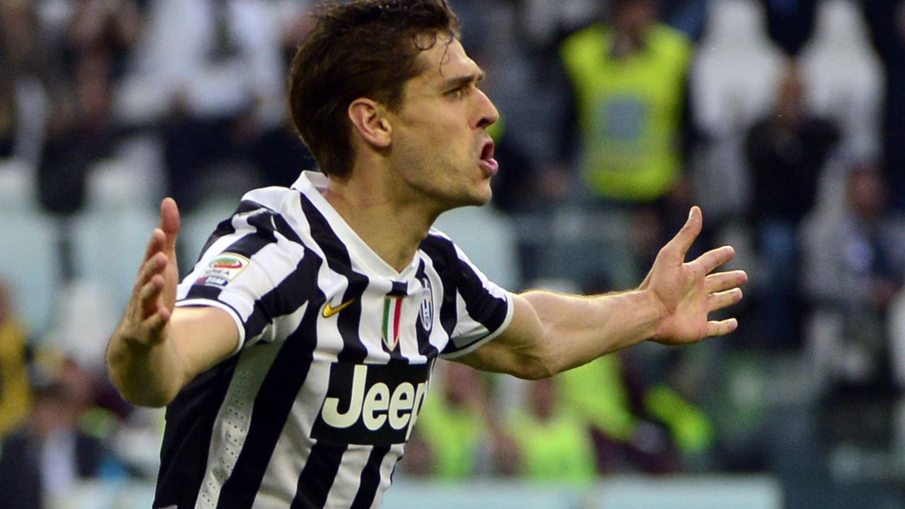 Fernando Llorente scored both goals as Juventus defeated Livorno 2-0.
