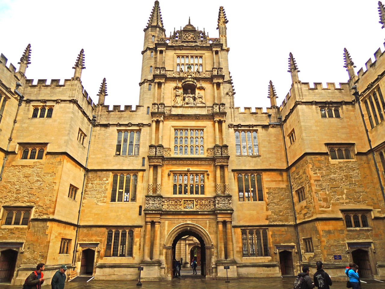 The <a href="http://www.bodleian.ox.ac.uk/bodley" target="_blank" target="_blank">Bodleian Library</a> is <a href="http://ireport.cnn.com/docs/DOC-1117622">Oxford University's main research library</a>, and one of the six Legal Deposit libraries. Legal Deposit, part of English law since 1662, ensures that everything published in the nation is collected and retained in libraries as part of the national public archive. 